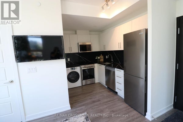 2 - 861 Sheppard Ave W, Toronto (Clanton Park), ON 2