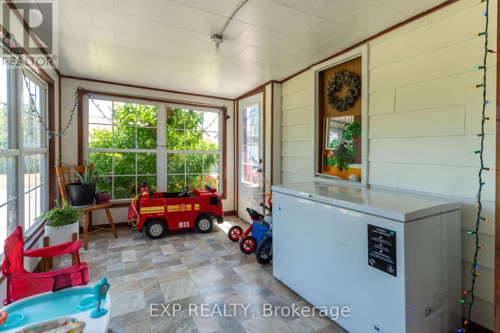 926 FAIRGROUND ROAD