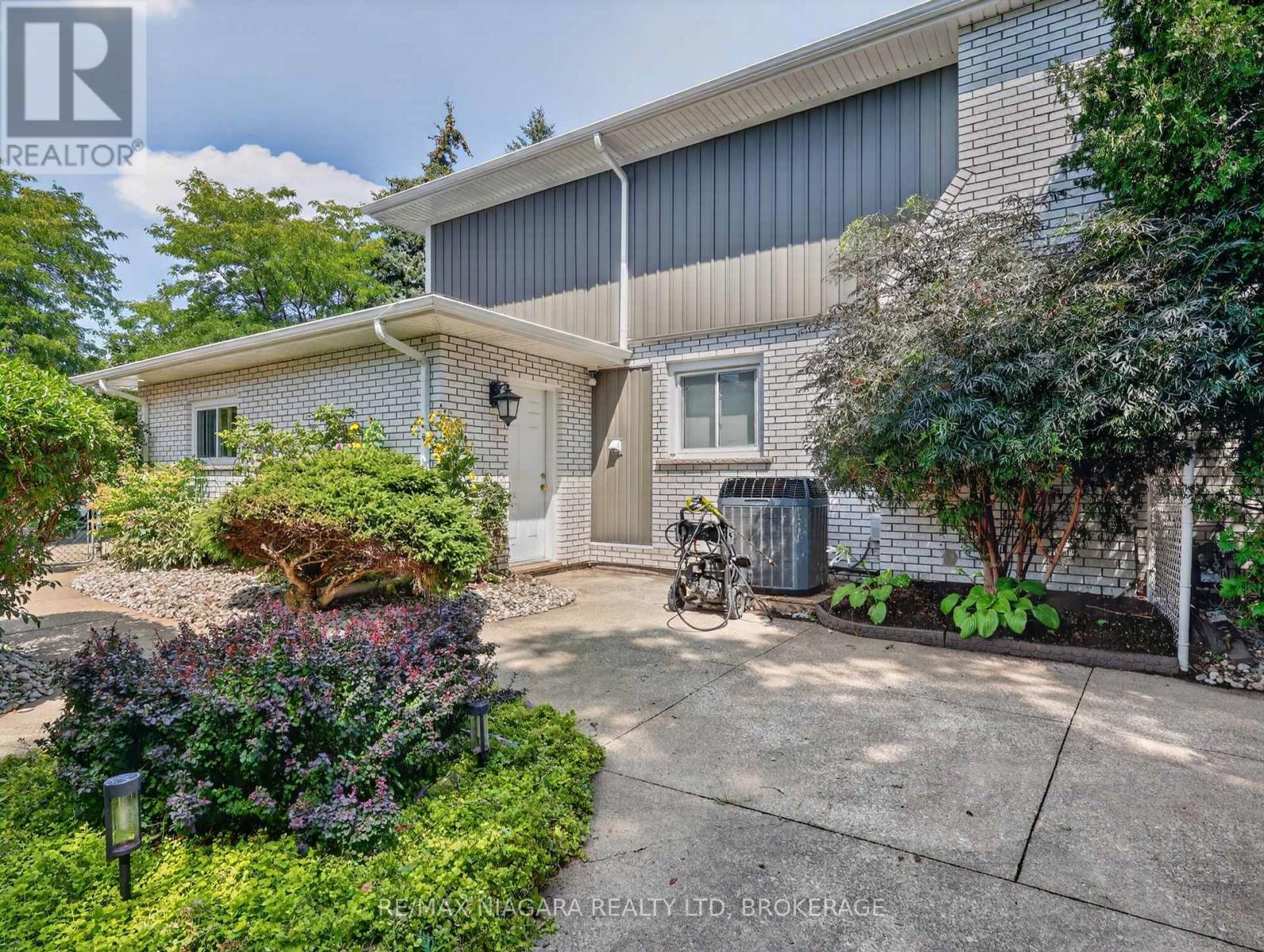 14 FAIRLAWN COURT