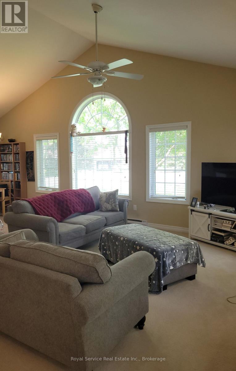 102 - 325 DENSMORE ROAD