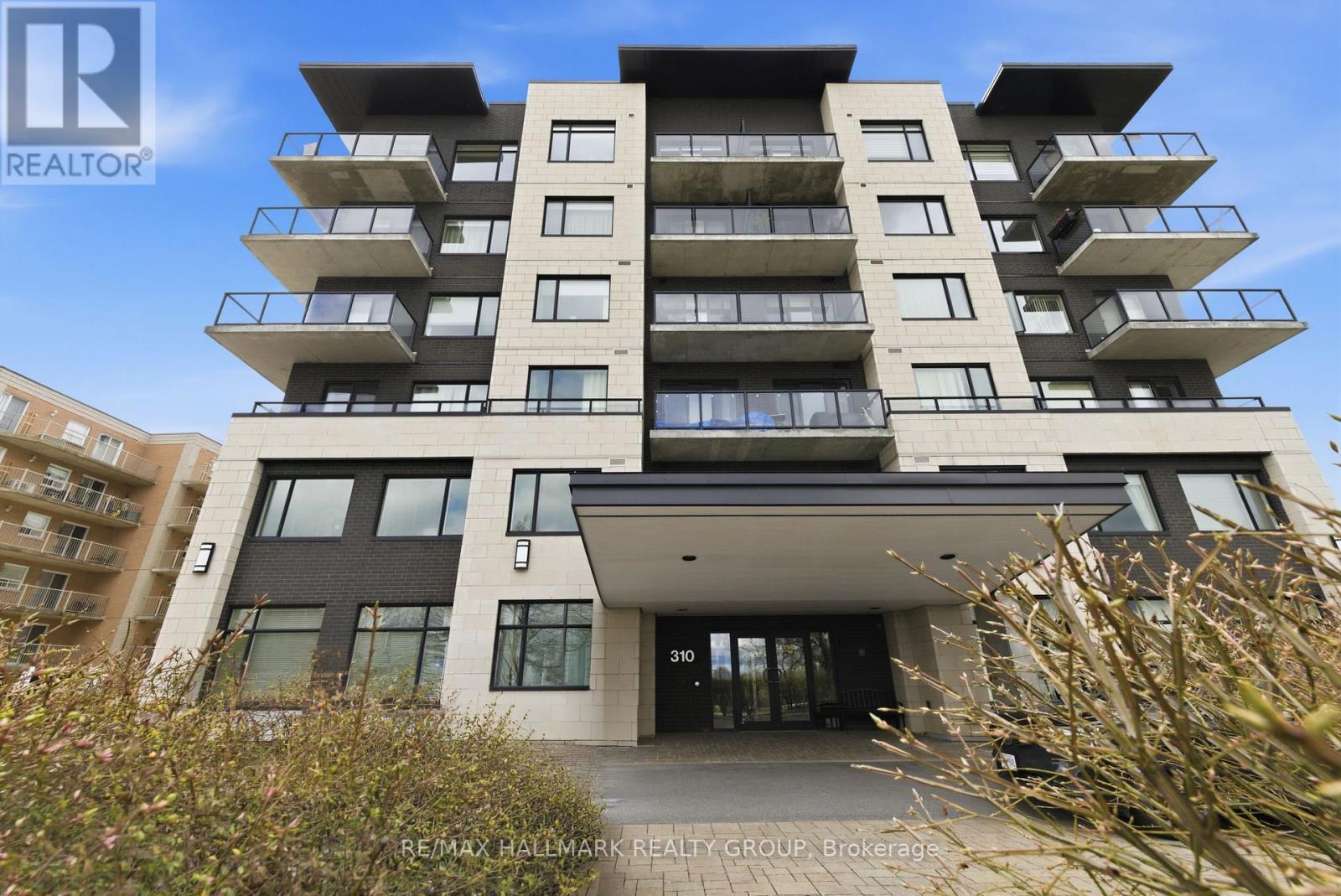 206 - 310 CENTRUM BOULEVARD