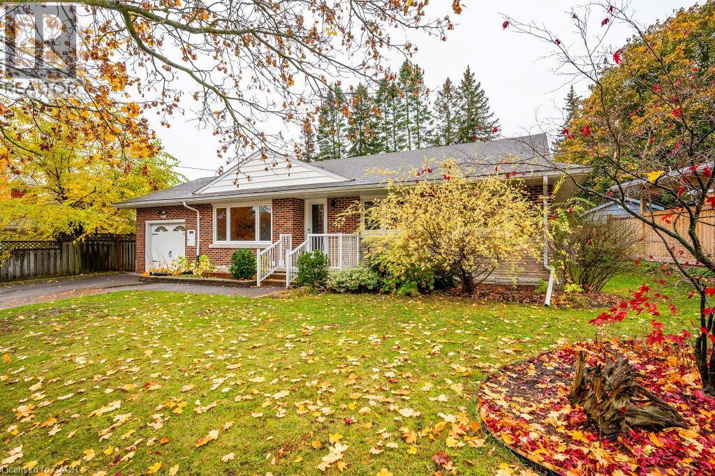 543 DUNBAR Road S Unit# Upper