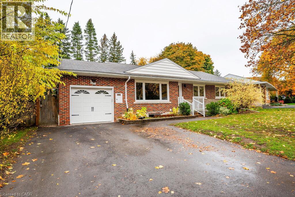 543 DUNBAR Road S Unit# Upper