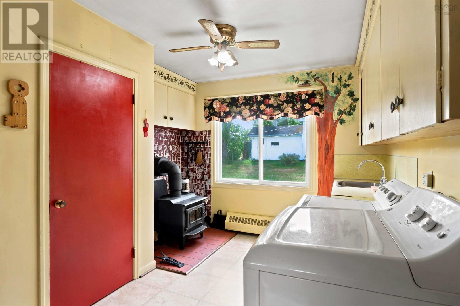 8724 Highway 221 - Photo 4