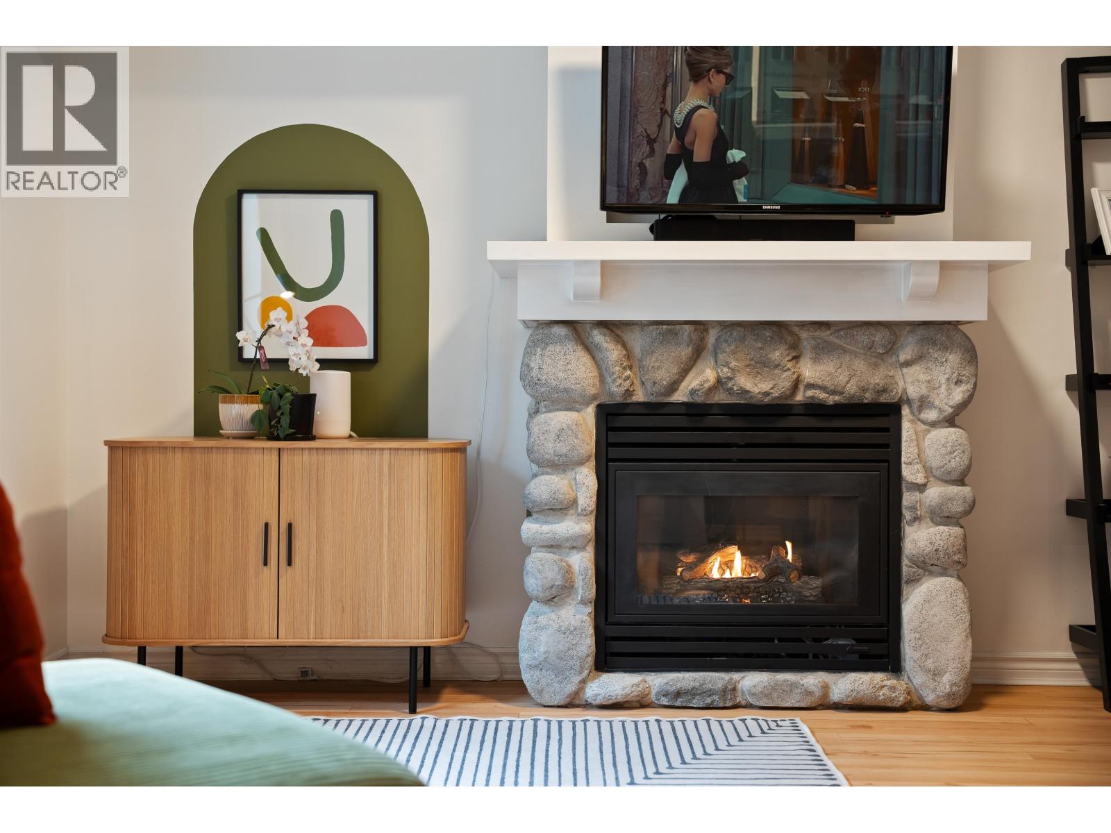 3 1005 LYNN VALLEY ROAD