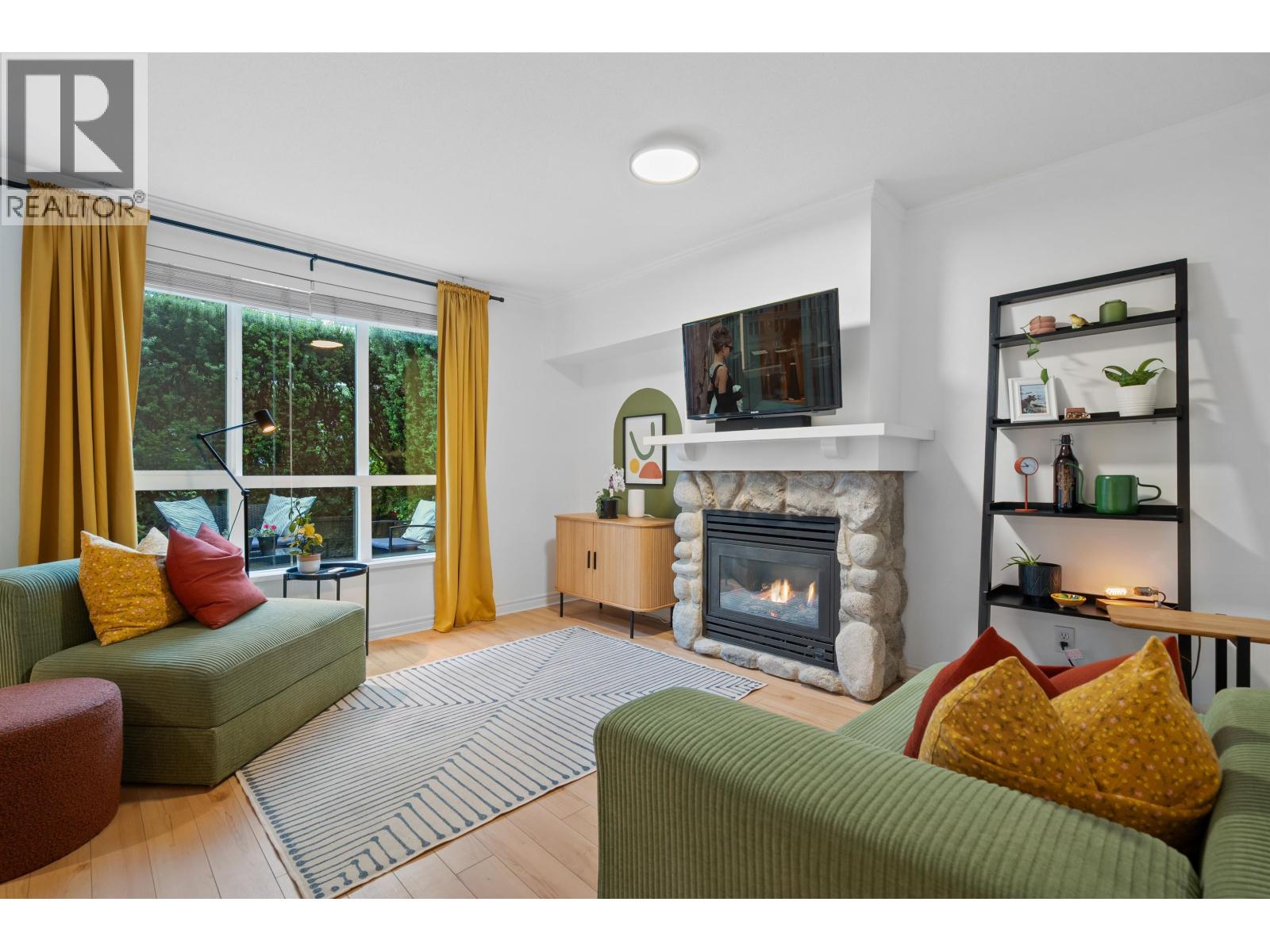3 1005 LYNN VALLEY ROAD