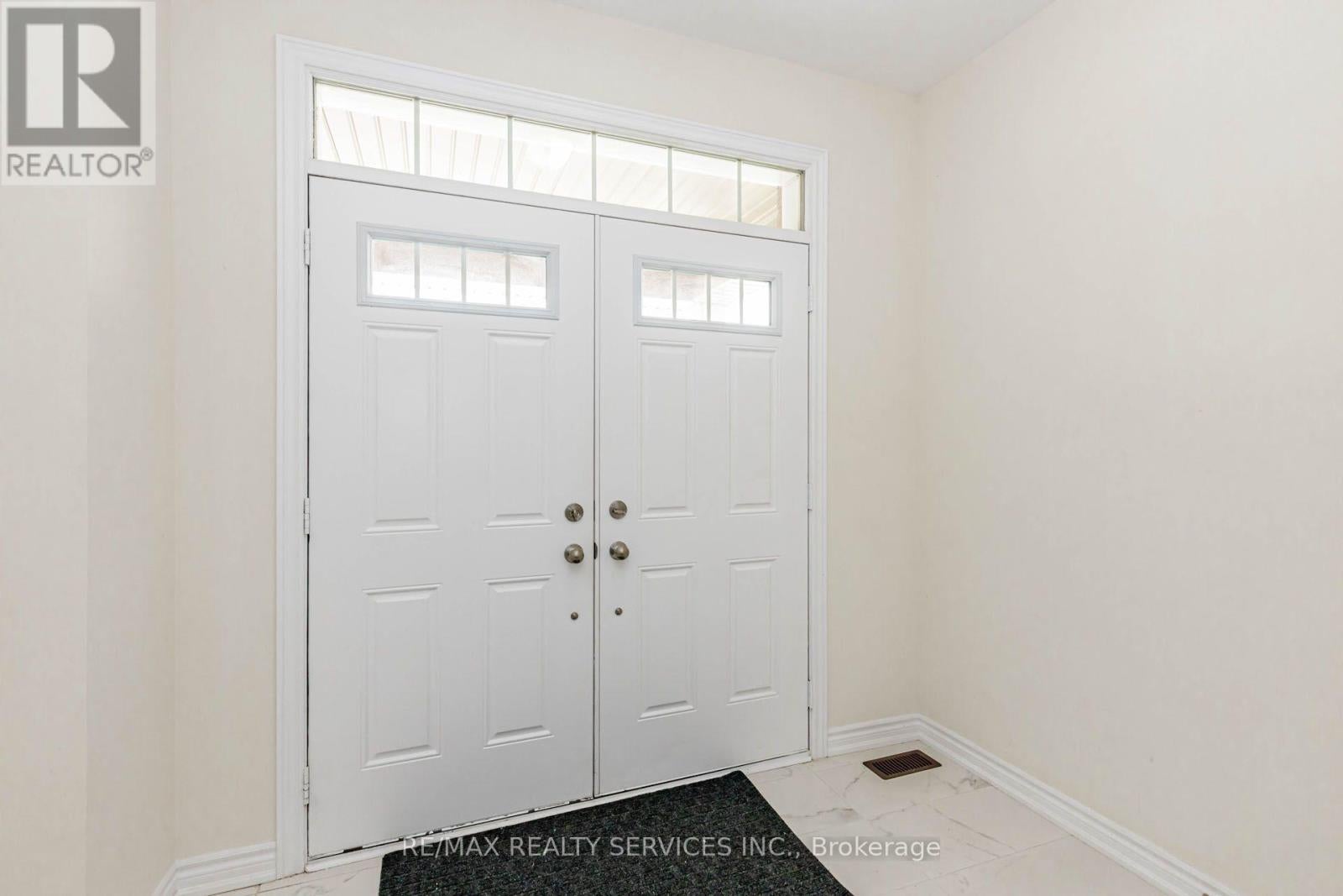 37 ROYAL FERN CRESCENT
