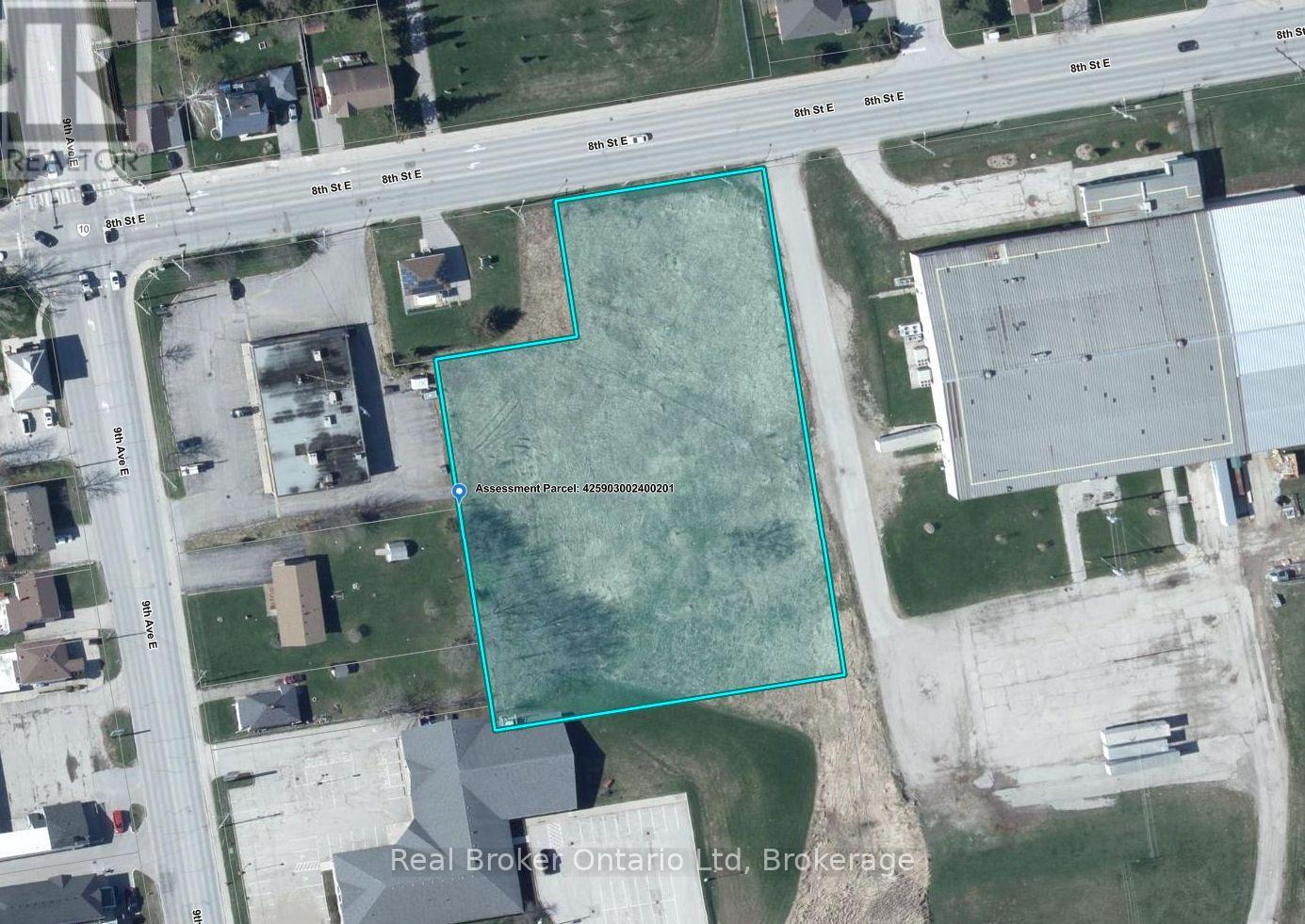 PT LOT 1 8TH STREET E