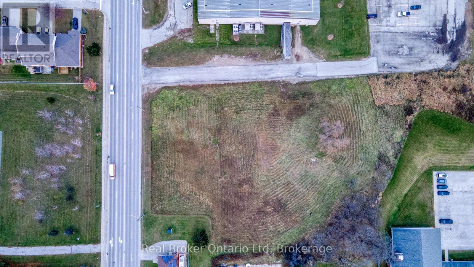 PT LOT 1 8TH STREET E