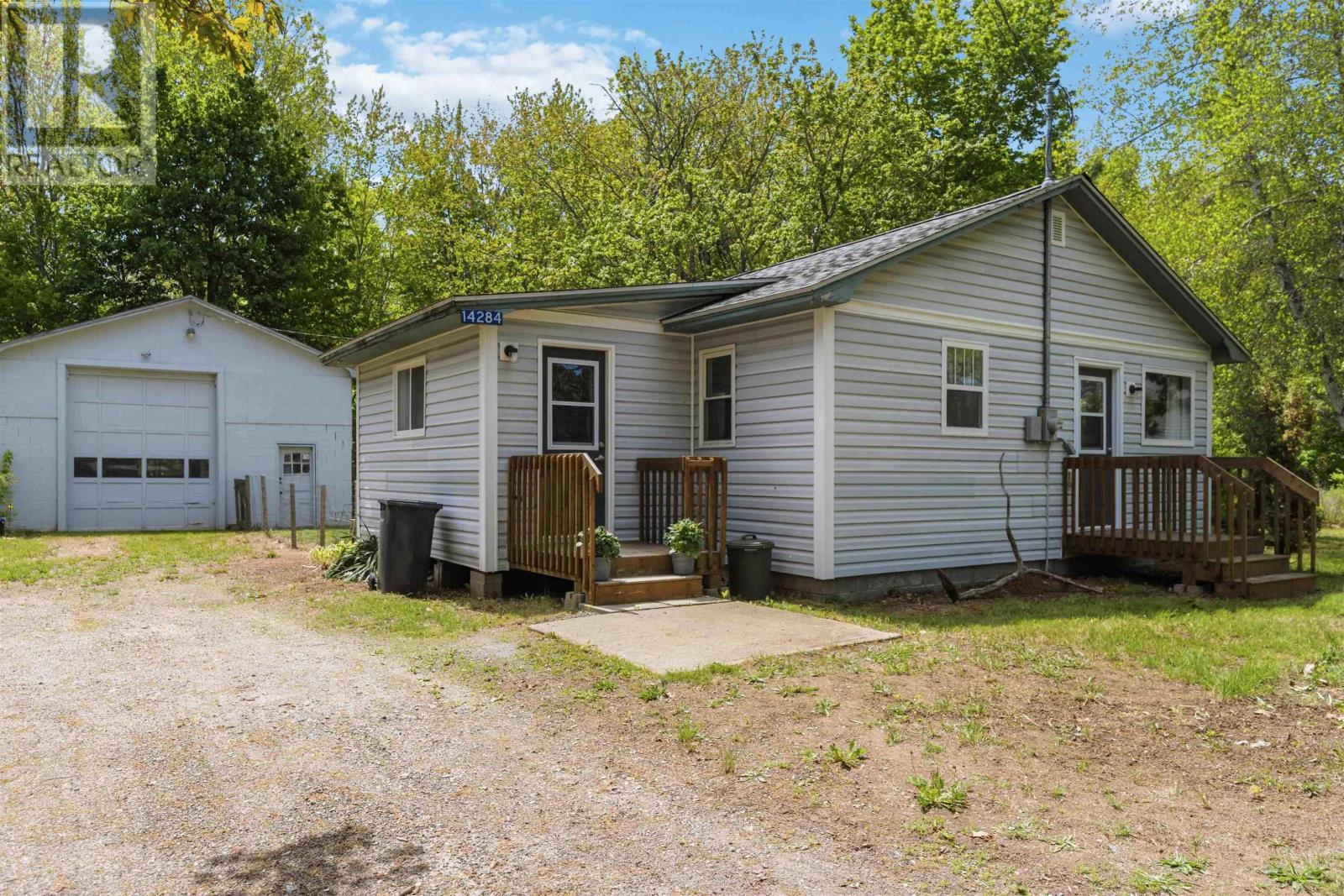 14284 Highway 1 - Photo 2