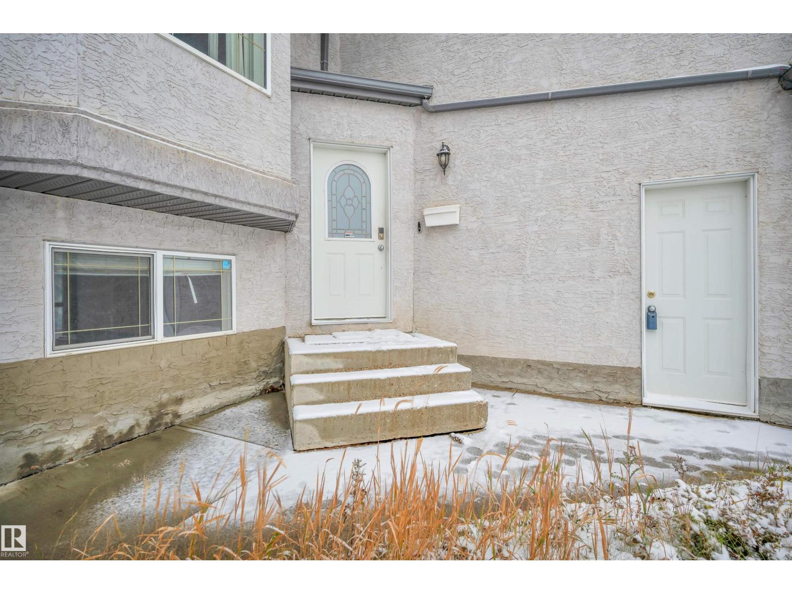 6812 166 AV NW