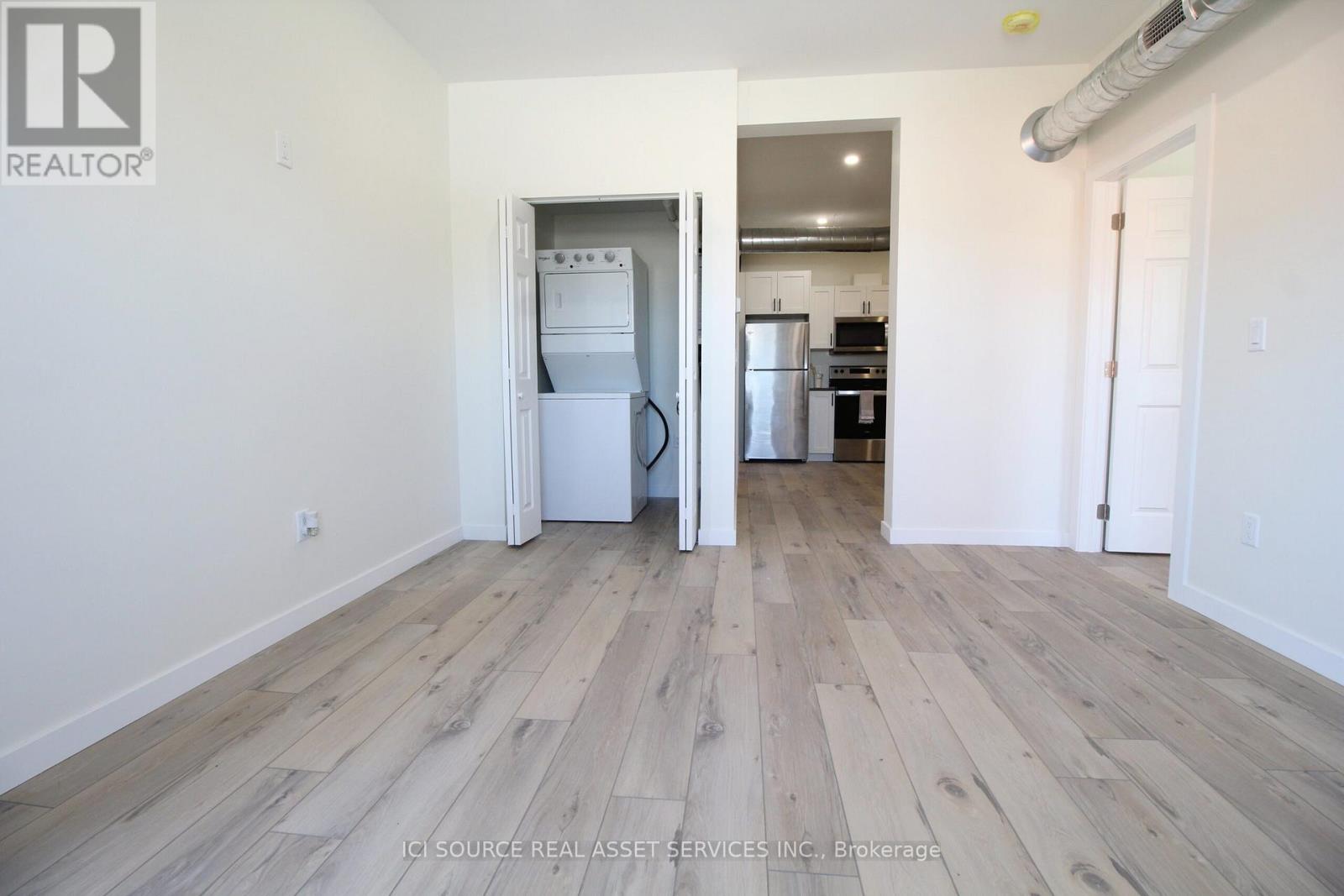 UNIT 8 - 2 TALBOT STREET S