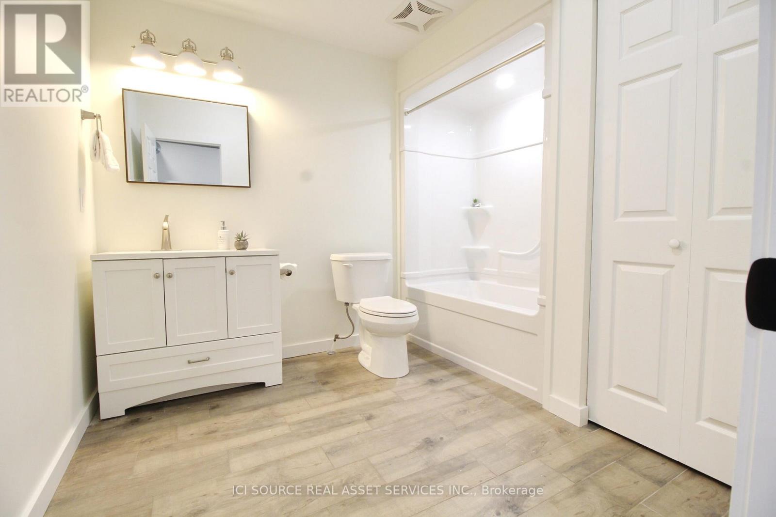 UNIT 8 - 2 TALBOT STREET S
