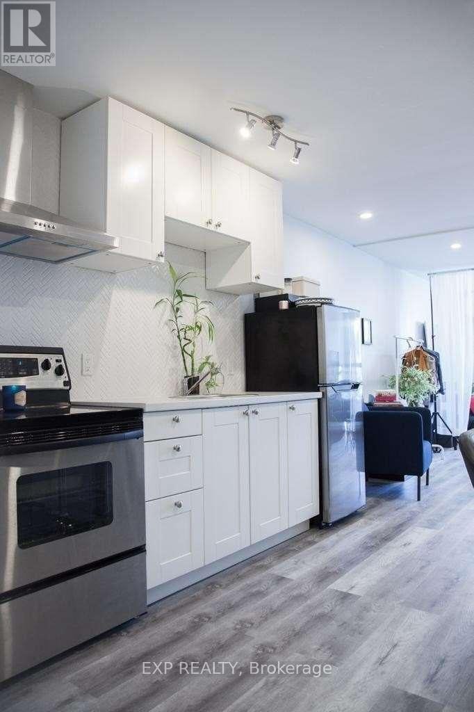 5 - 259 LAKESHORE ROAD E