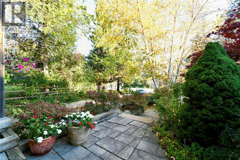 855 GOVERNORS Road