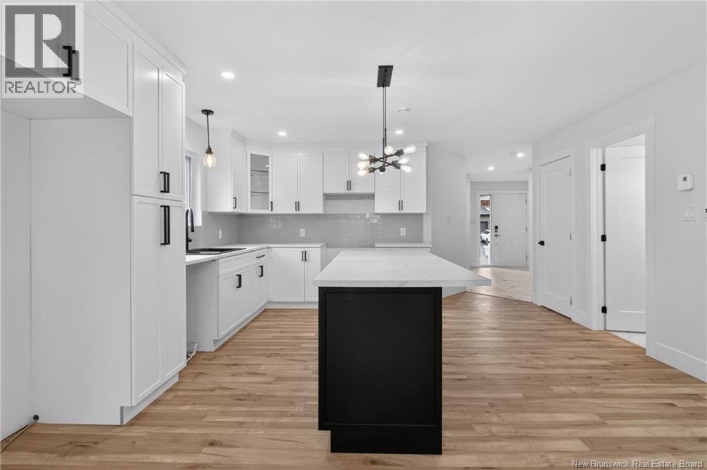 104 Francfort Crescent - Photo 3