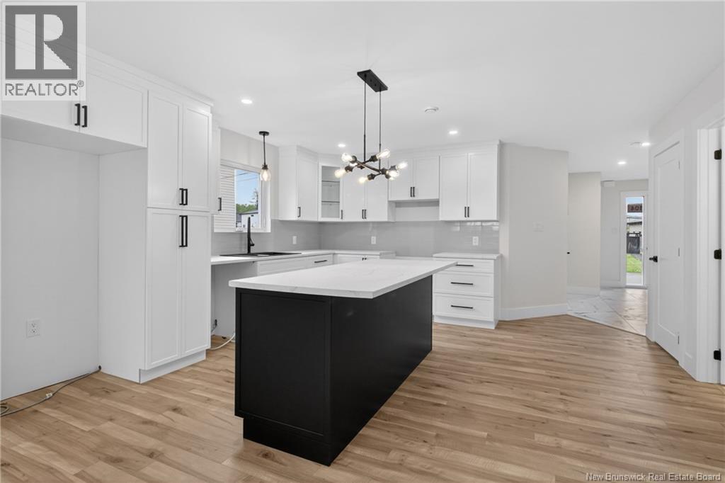 104 Francfort Crescent - Photo 2