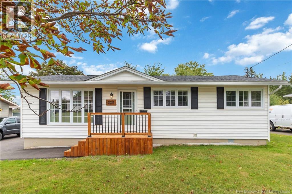 228 Westminster - Photo 2