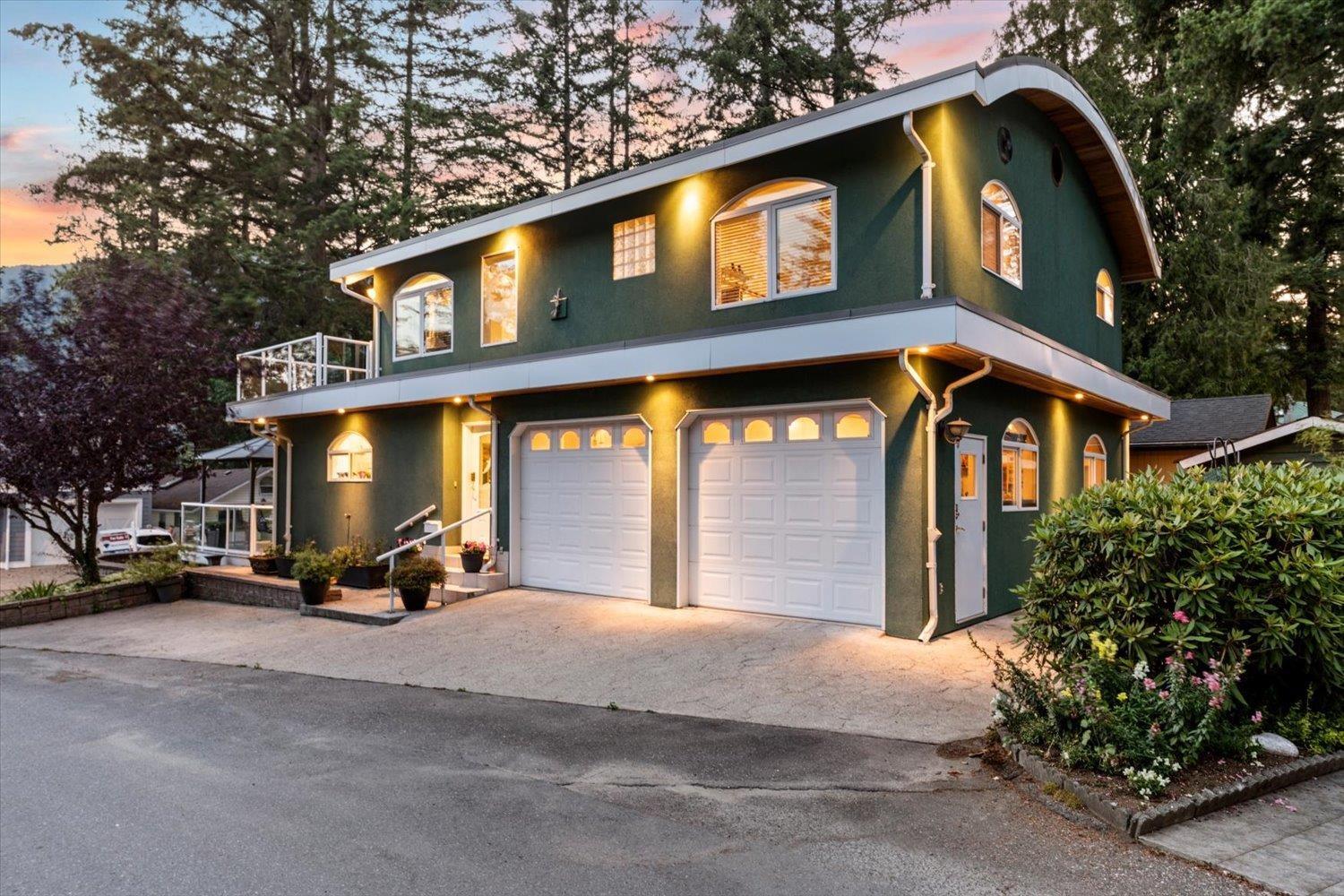267 FIRST AVENUE, Cultus Lake North