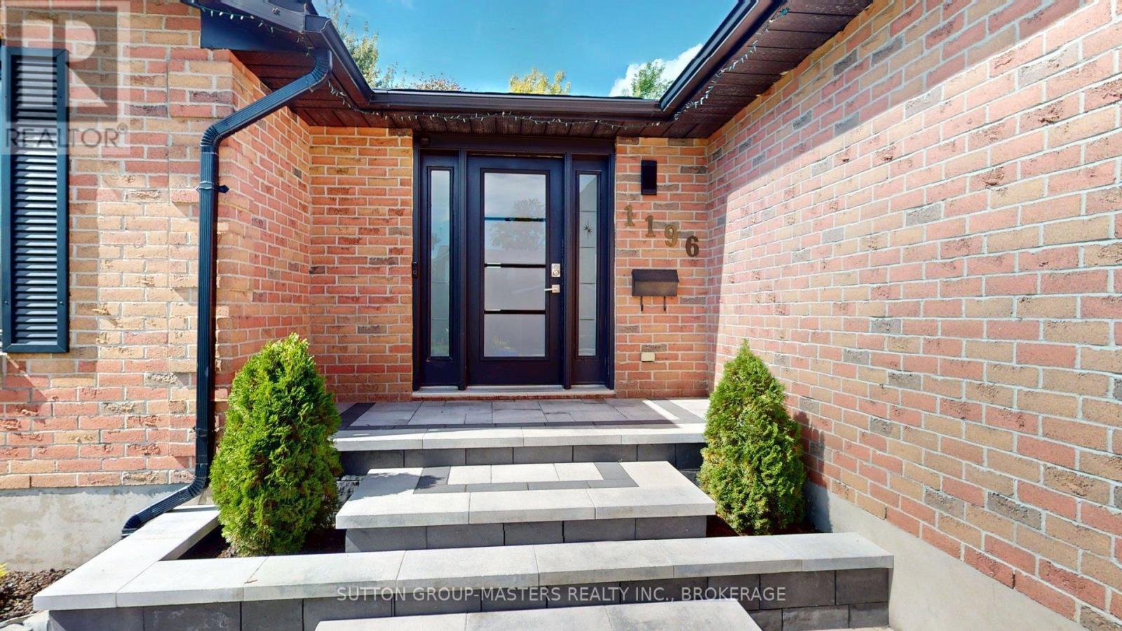 1196 GLADSTONE WAY