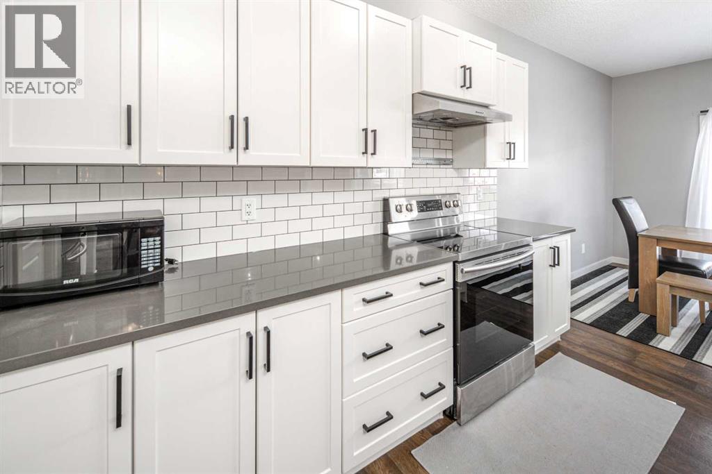 80 Howse Manor NE