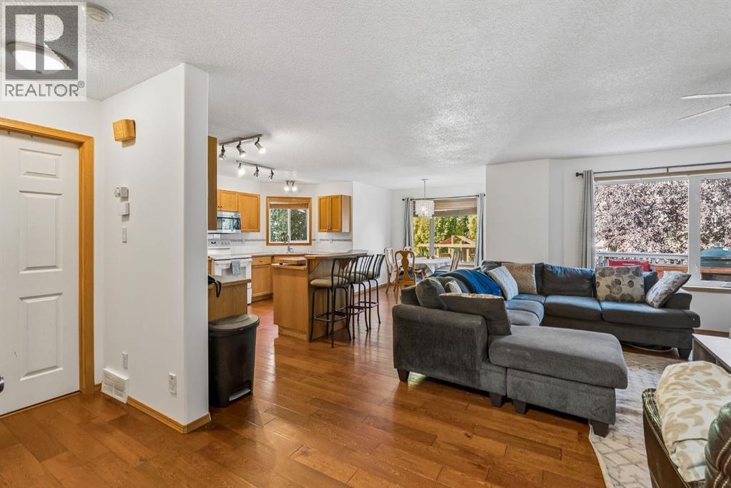 8 Fairways Place NW