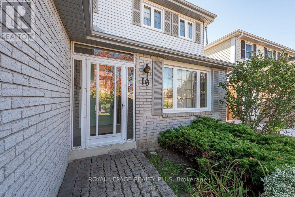 19 MACDOUGALL DRIVE