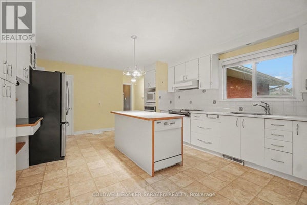 23 Elma St, Ottawa, ON 4