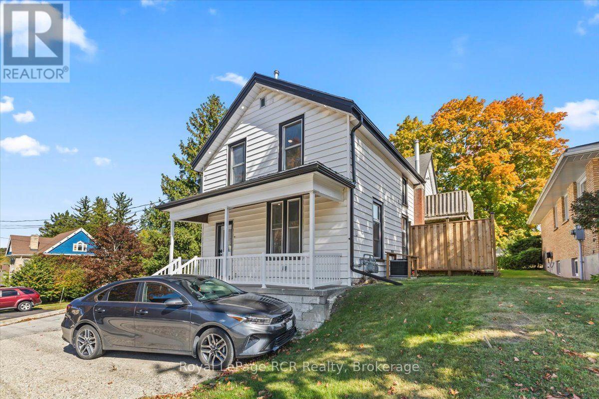 210 COLBORNE STREET S