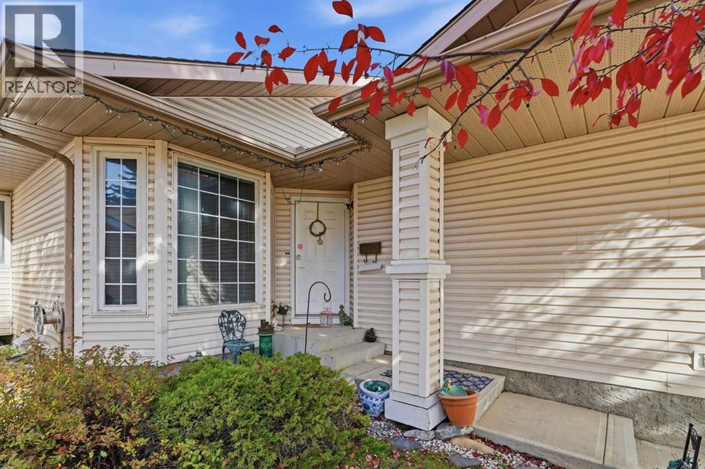 866 Applewood Drive SE