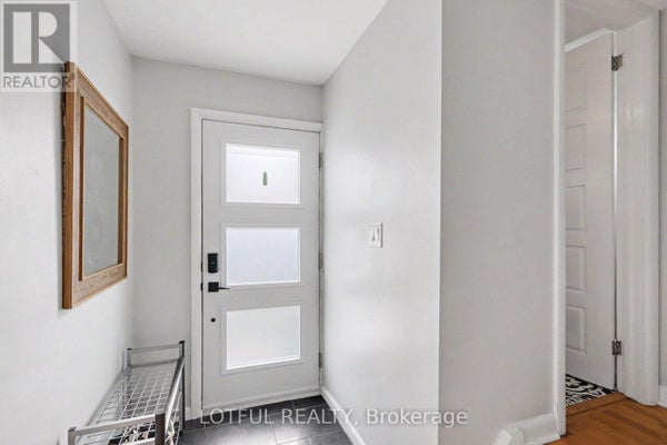 2226 Saunderson Dr, Ottawa, ON 4