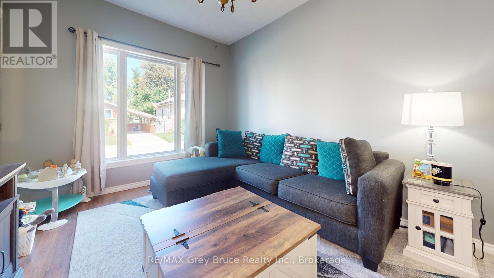 35 5TH STREET S
