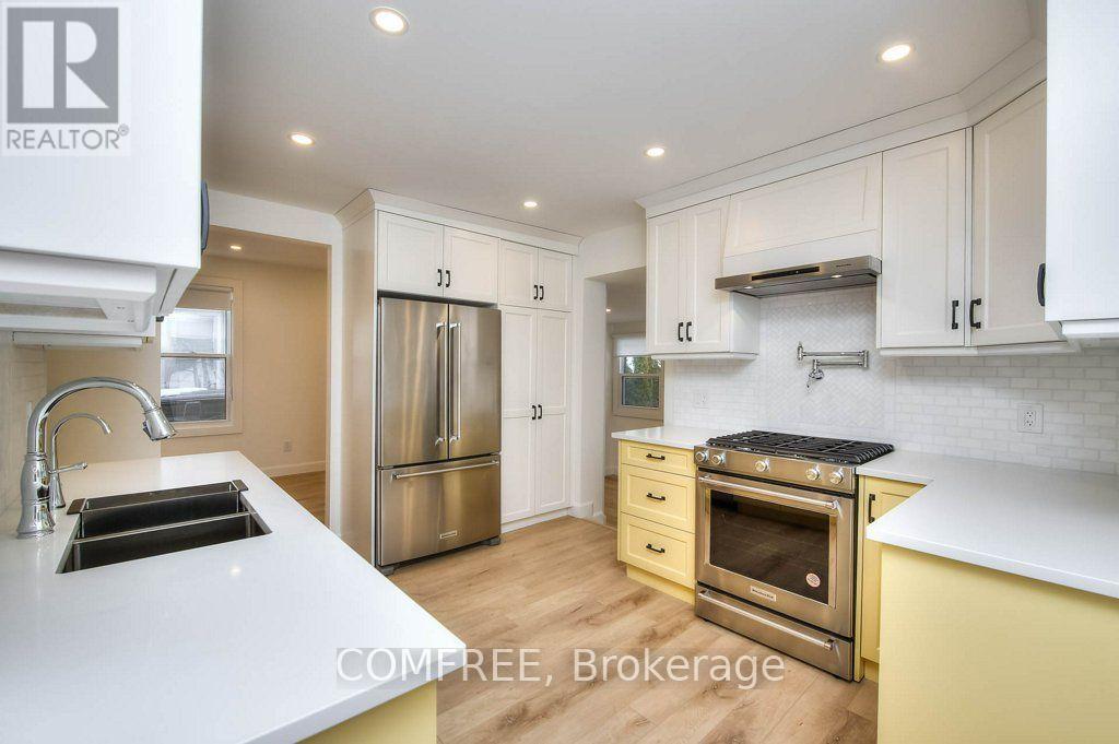 2 ESSON STREET