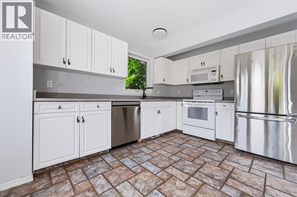 155 Regal Park NE