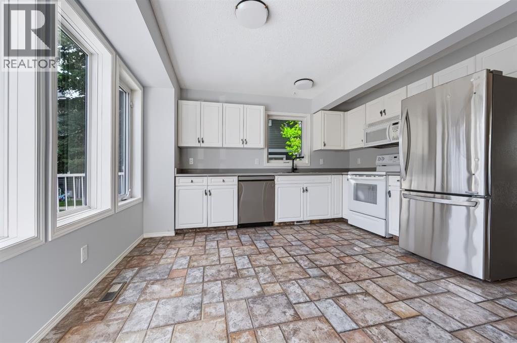 155 Regal Park NE