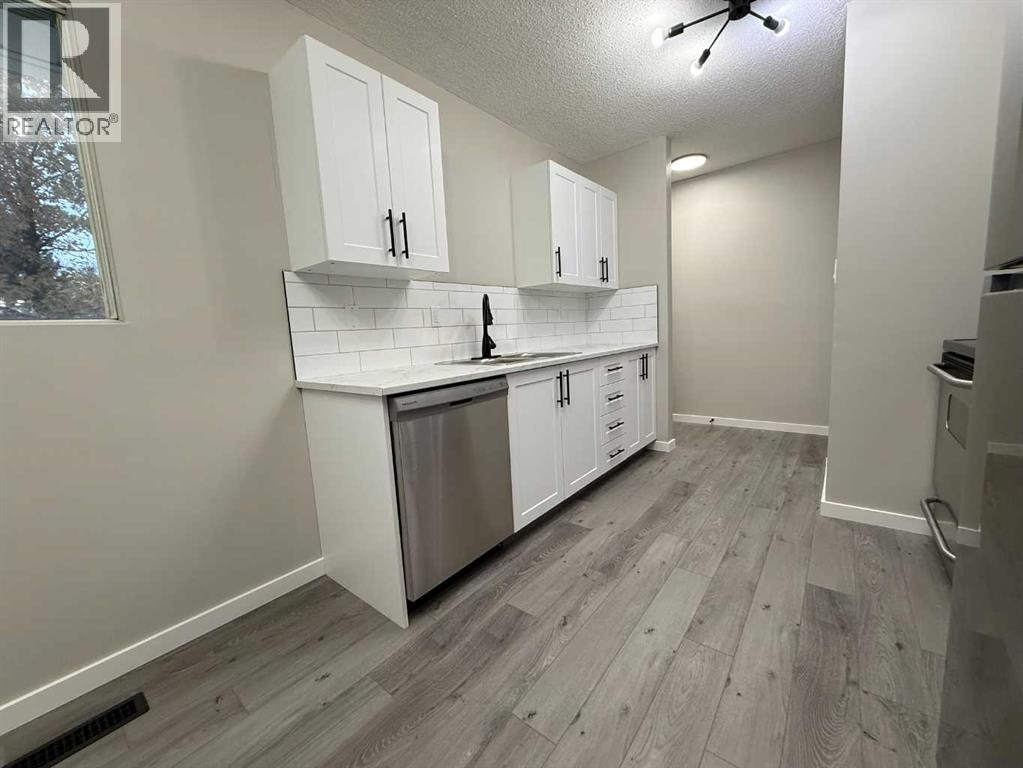 15 Laval Court W