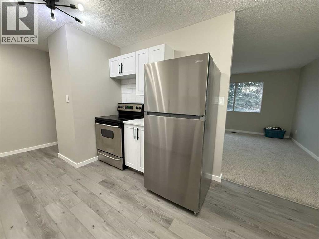 15 Laval Court W