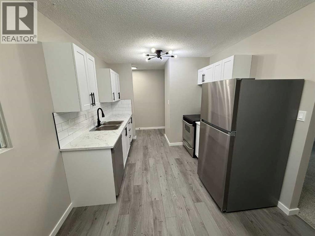 15 Laval Court W