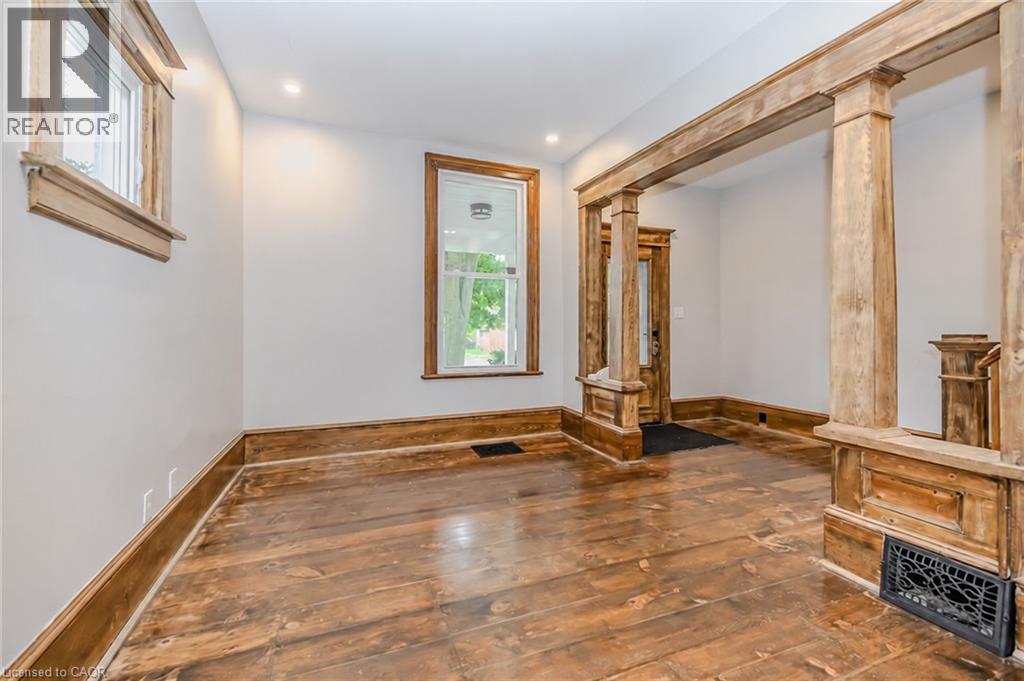 18 OAK Street Unit# 1/2