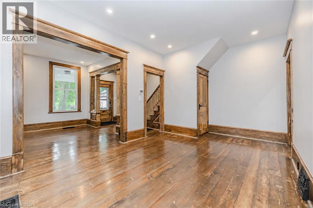 18 OAK Street Unit# 1/2