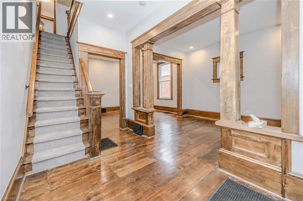18 OAK Street Unit# 1/2