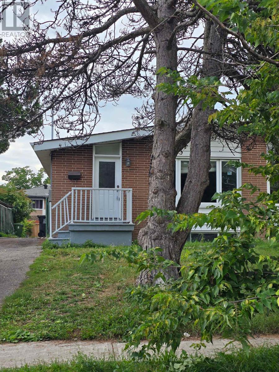 UPPER PORTION - 53 BILLINGTON CRESCENT