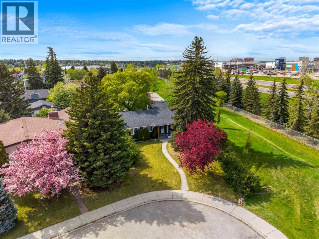 235 Lake Rosen Crescent SE