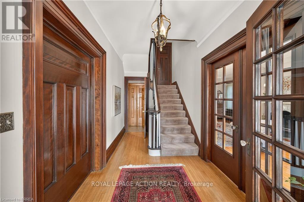 29 LORNE CRESCENT