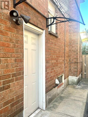 9 Maresfield Dr, Toronto (Milliken), ON 3