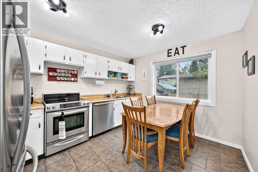 111 Midbend Place SE