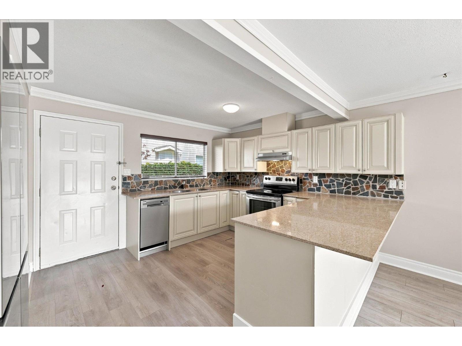 2 40327 DIAMOND HEAD ROAD