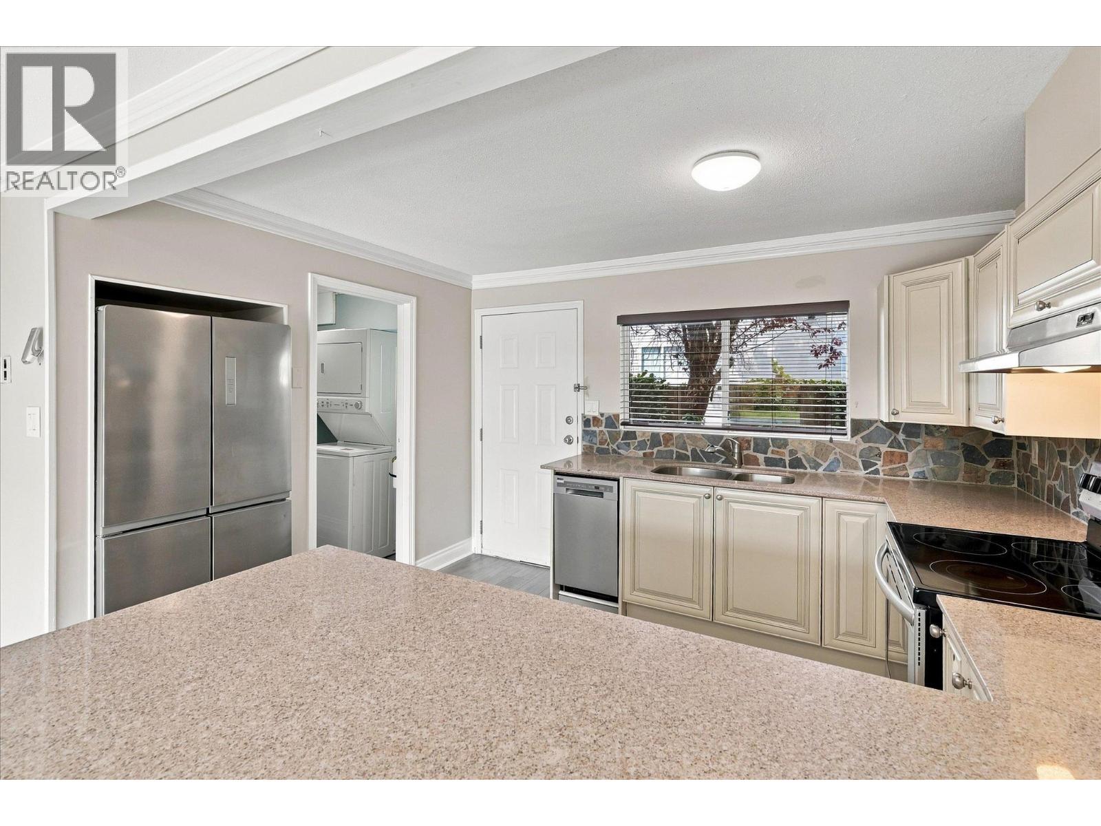 2 40327 DIAMOND HEAD ROAD