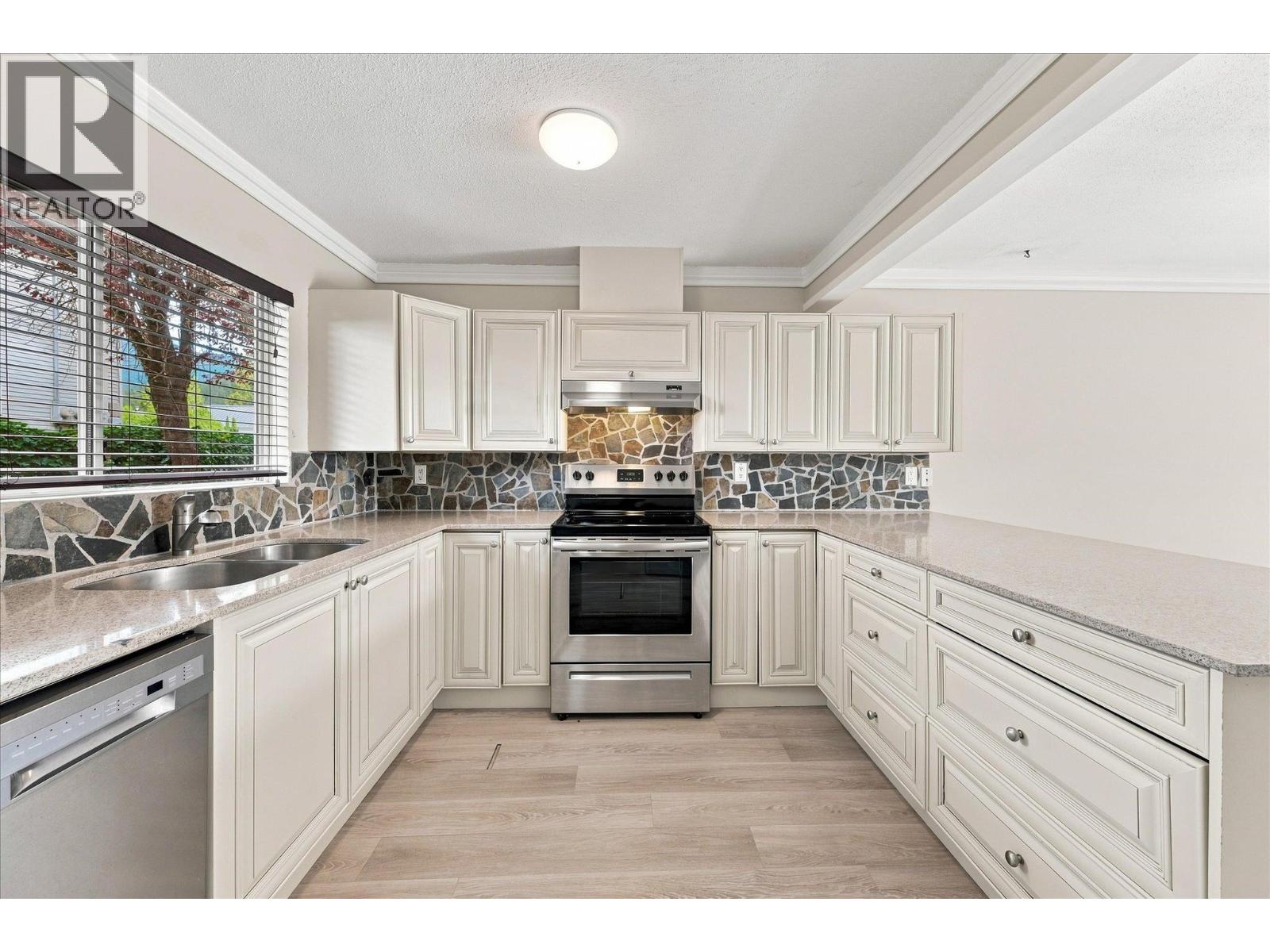 2 40327 DIAMOND HEAD ROAD