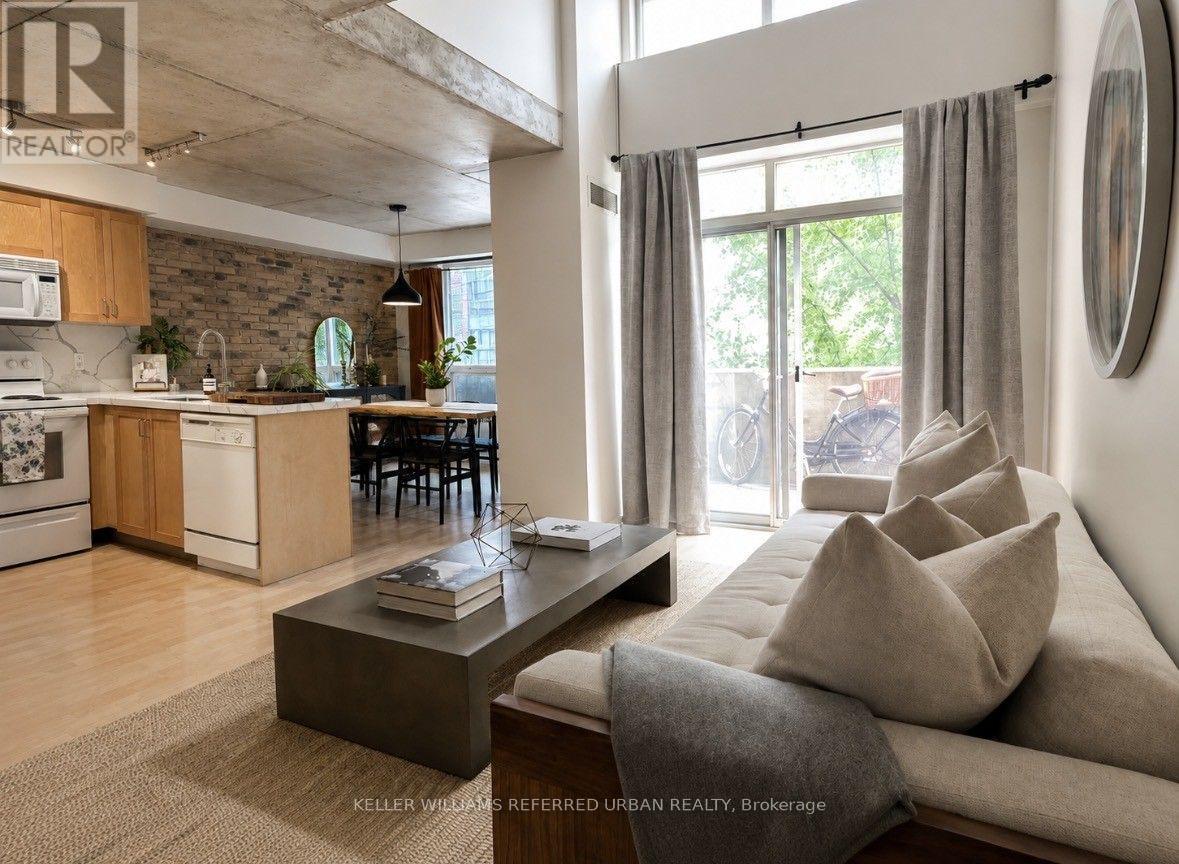 209 - 800 KING STREET W